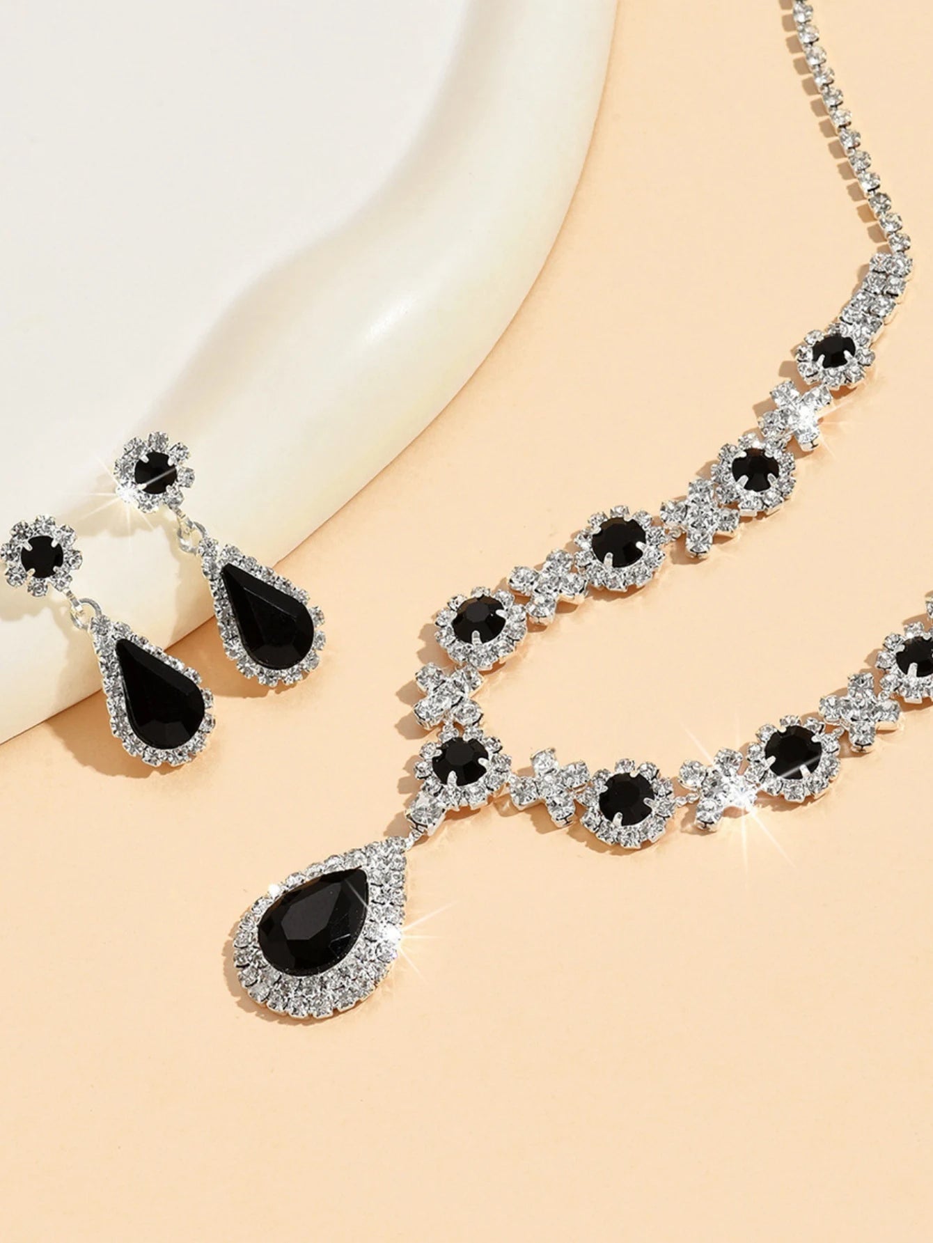 Luna Crystal Drop Set