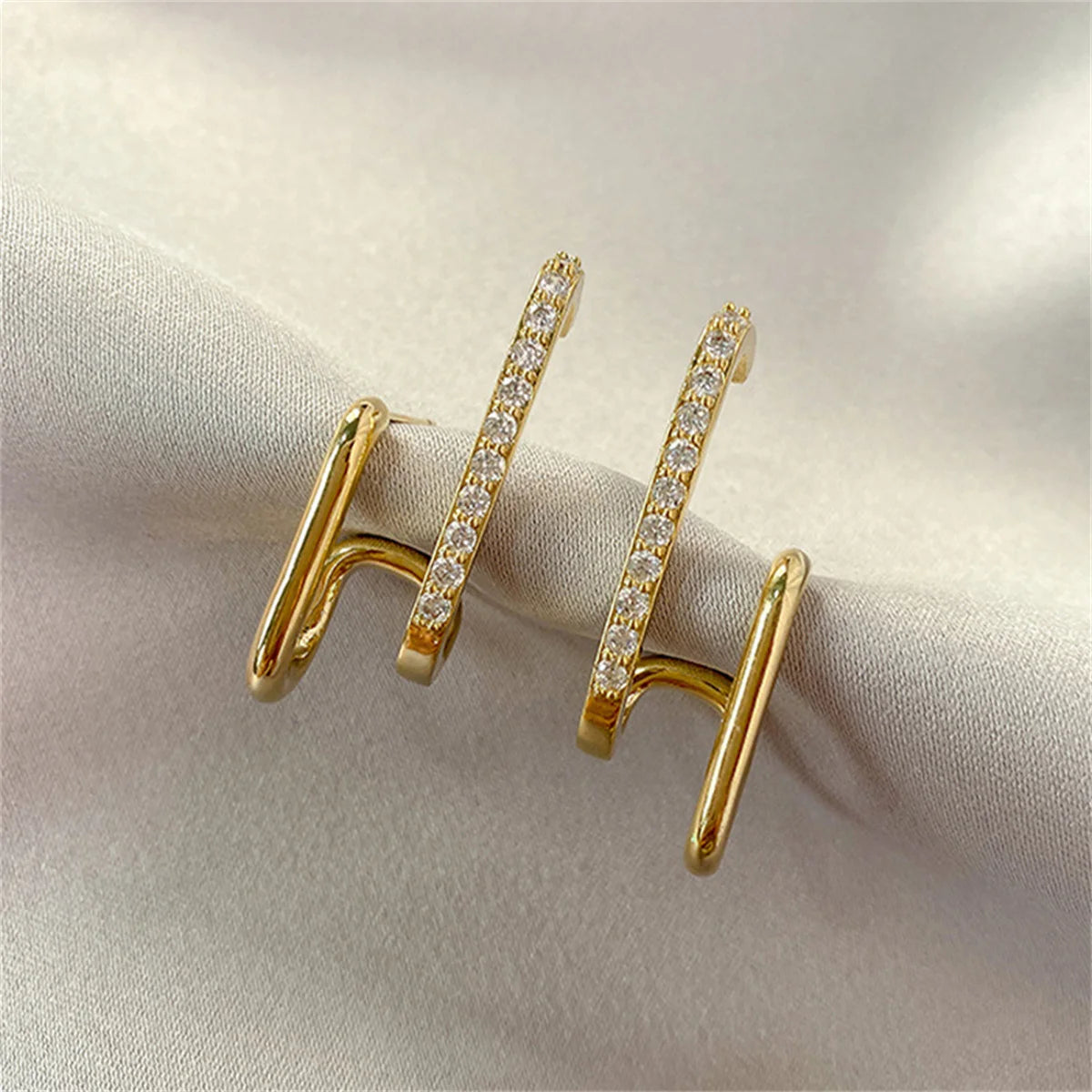 Luxe U-Crystal Earrings