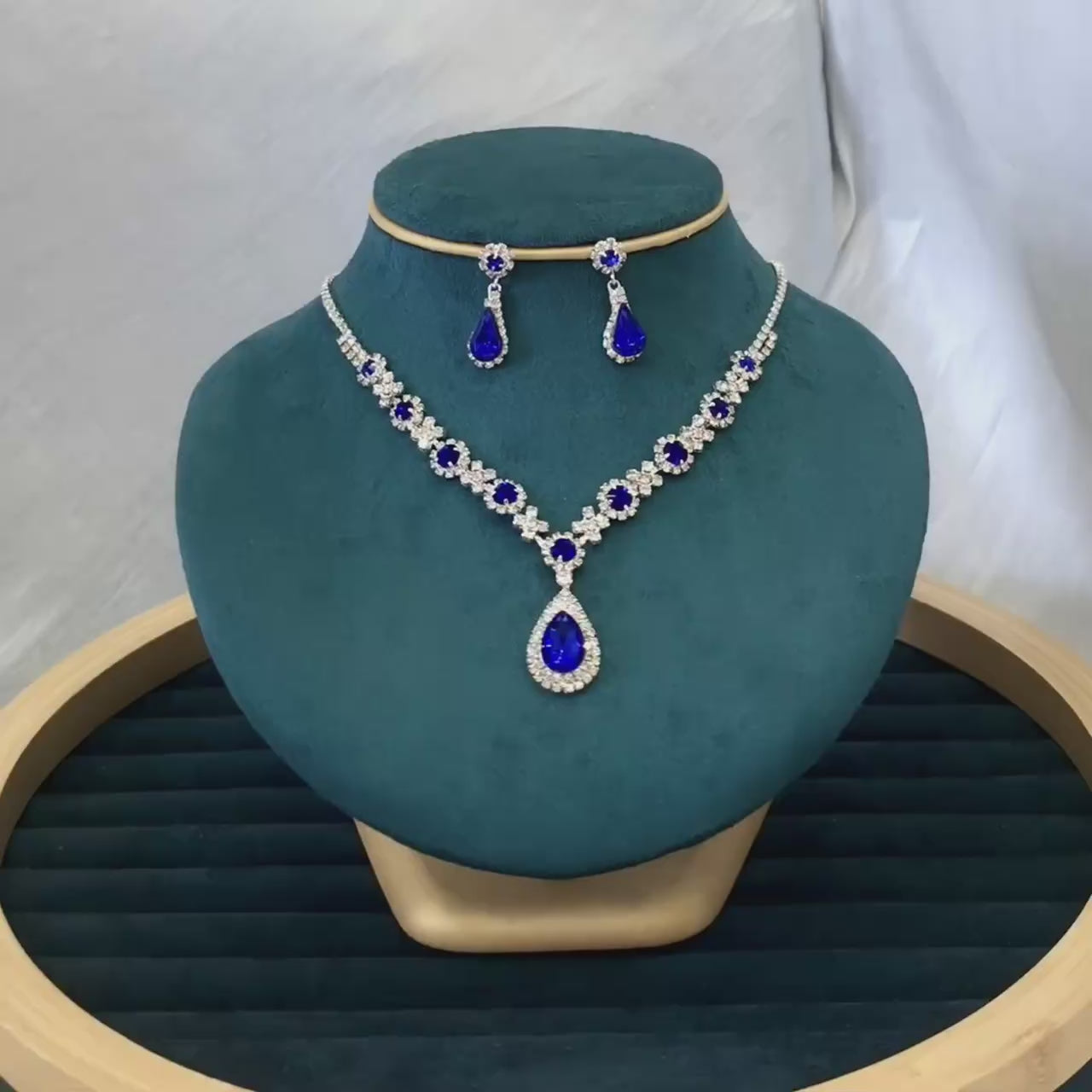 Luna Crystal Drop Set